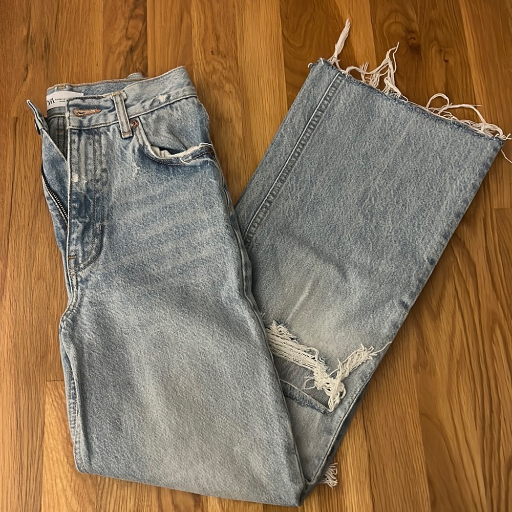 Zara High-Rise Lightwashed Distressed Denim Pants - BRAND NEW W/O TAGS